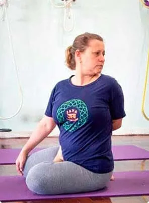 Escola de Yoga 3 professora-de-yoga-rosi-vogas-escola-jaya